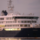 Das Kreuzfahrtschiff «MV Hondius» ist in Teneriffa eingetroffen. - Foto: Manu Fernandez/AP/dpa