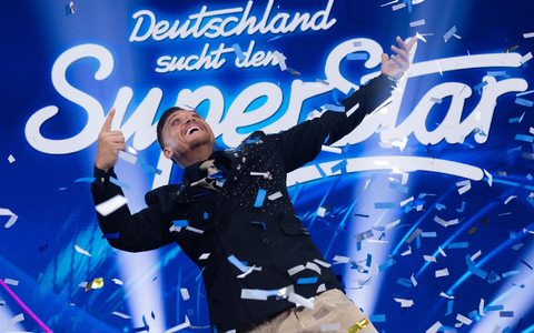 Nach 16 Jahren am Ziel angekommen: «DSDS»-Sieger Menowin Fröhlich - Foto: Rolf Vennenbernd/dpa