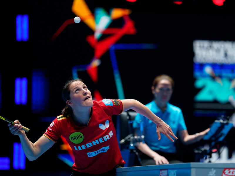 Sabine Winter verliert im WM-Halbfinale gegen die Japanerin Hina Hayata. - Foto: Jon Super/AP/dpa