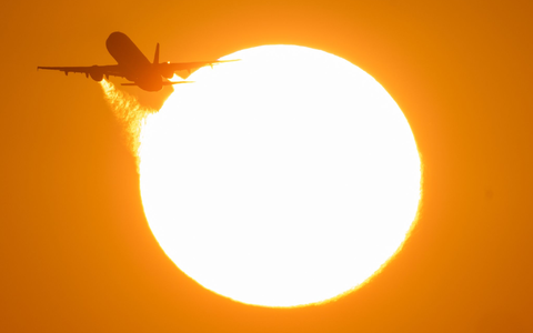 In Italien kommt es am Montag streikbedingt zu Ausfällen im Flugverkehr. (Symbolbild) - Foto: Boris Roessler/dpa