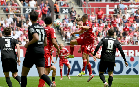 Elversberg lag gegen Düsseldorf 0:2 zur Pause zurück.  - Foto: Anke Waelischmiller/dpa