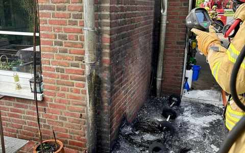 FW Ratingen: Mülltonnen gehen in Flammen auf - Foto: presseportal.de