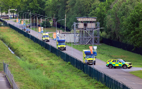 Die Passagiere, die nicht aus den Niederlanden stammen, werden von Eindhoven aus in ihre Heimatländer gebracht. - Foto: Christoph Reichwein/dpa