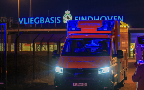 Unvorhergesehenes Ende einer Kreuzfahrt: Per Rettungswagen ging es für die deutschen Passagiere der «Hondius» nach Frankfurt. - Foto: Christoph Reichwein/dpa