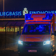 Unvorhergesehenes Ende einer Kreuzfahrt: Per Rettungswagen ging es für die deutschen Passagiere der «Hondius» nach Frankfurt. - Foto: Christoph Reichwein/dpa