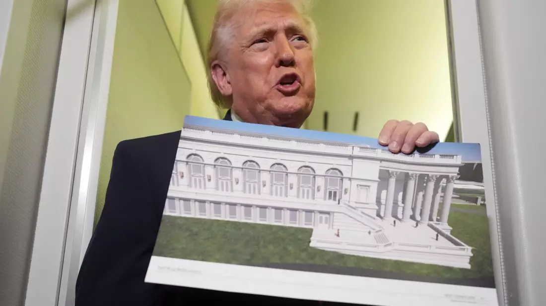 Mit kostspieligen Repräsentationsprojekten wie dem Ballsaal des Weißen Hauses und einem riesigen Triumphbogen knüpft Trump an das Verhalten früherer Könige an (Archivbild). - Bild: Mark Schiefelbein/AP/dpa