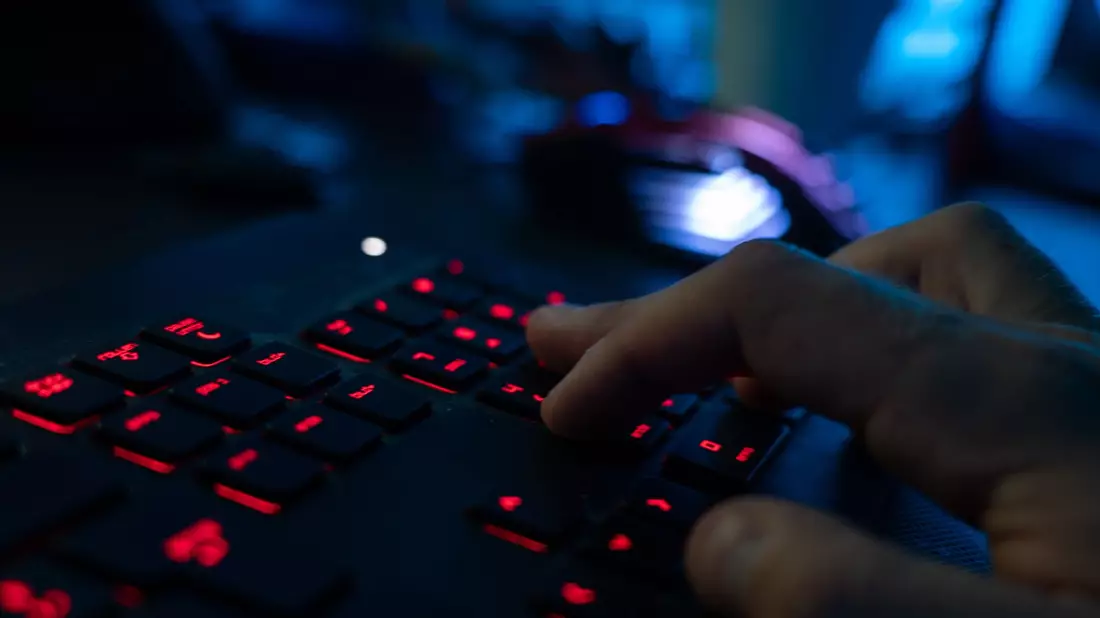 Jeder neunte Internetnutzer in Deutschland (11 Prozent) wurde im vergangenen Jahr Opfer von Cyberkriminalität. (Symbolbild) - Bild: Nicolas Armer/dpa