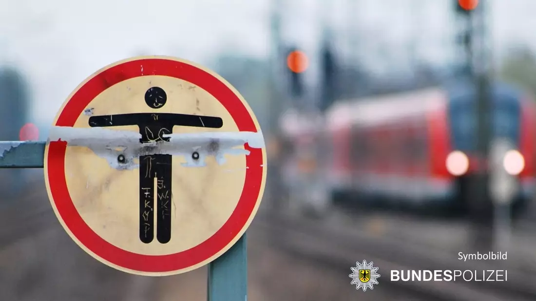 Bundespolizeidirektion München: Gefährliche Ereignisse im Bahnverkehr // Mehrere Personen im Gleis - Bild: presseportal.de