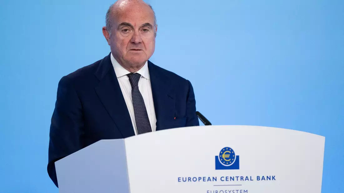 EZB-Vizepräsident Luis de Guindos kritisiert die Bundesregierung für Ihren Widerstand gegen eine Übernahme der Commerzbank. (Archivbild) - Bild: Florian Wiegand/dpa