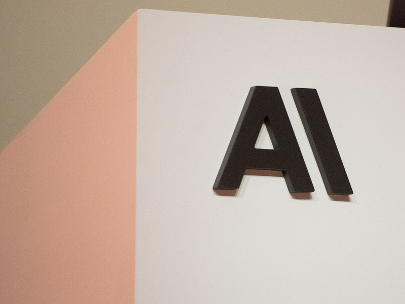 Das Bundesfinanzministerium sieht durch neuartige Modelle der Künstlichen Intelligenz (KI) wie Claude Mythos von Anthropic erhebliche Risiken. (Archivbild) - Foto: Andrej Sokolow/dpa