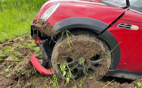 POL-MI: Autofahrer gerät in Straßengraben - Foto: presseportal.de