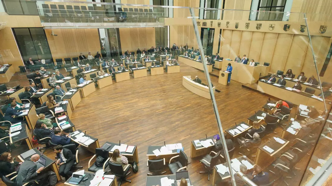 Alle unionsgeführten Länder stimmten wegen der Kostenverteilung gegen die Entlastungsprämie - Bild: Carsten Koall/dpa