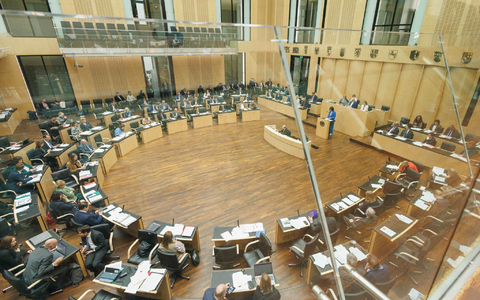 Alle unionsgeführten Länder stimmten wegen der Kostenverteilung gegen die Entlastungsprämie - Foto: Carsten Koall/dpa