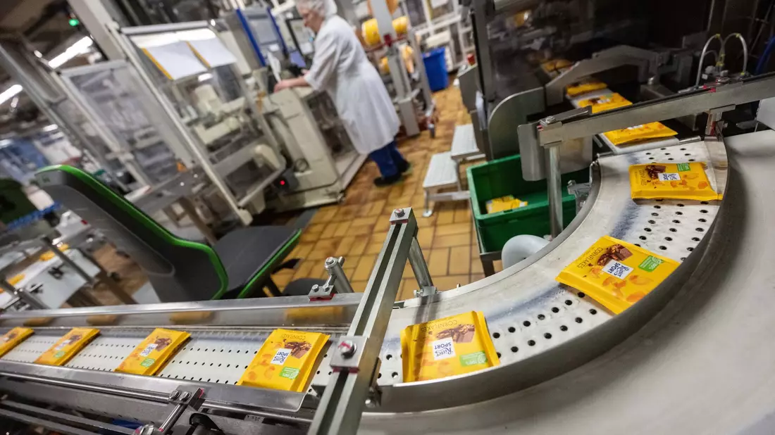 Ritter Sport hat seit kurzem leichtere Schokoladentafeln im Angebot. (Archivbild) - Bild: Marijan Murat/dpa