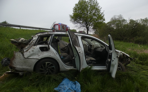 POL-HRO: Verkehrsunfall auf der A24- Pkw überschlägt sich mehrfach - Foto: presseportal.de