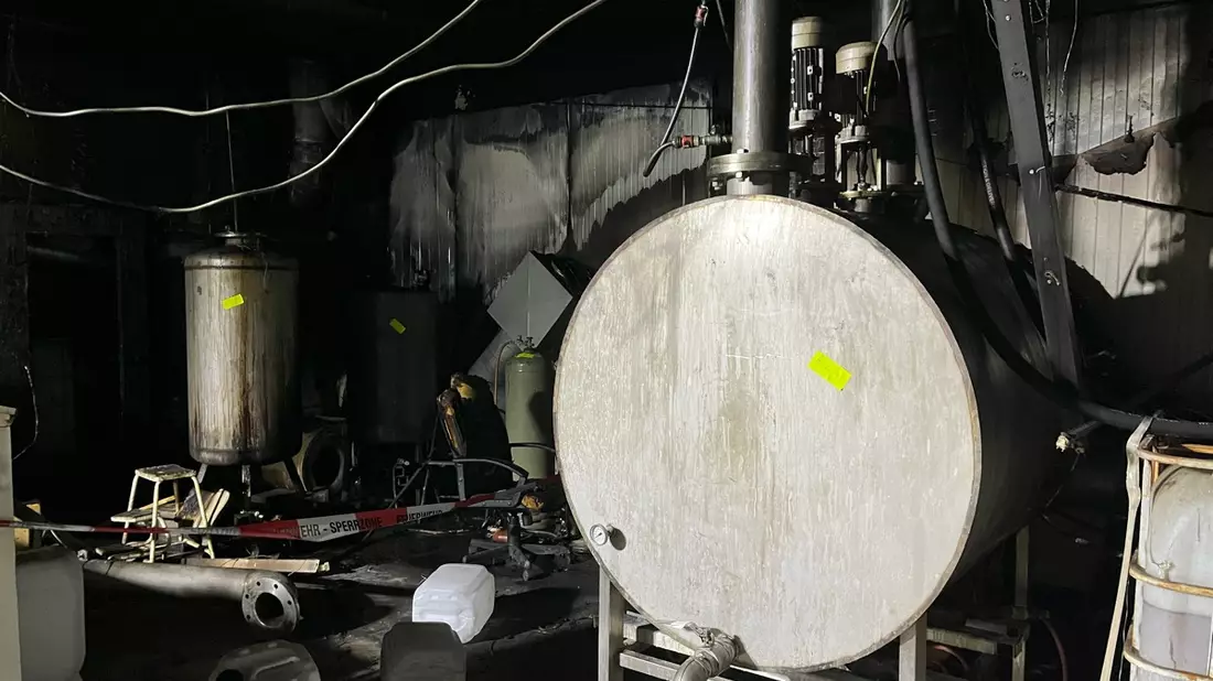 POL-HA: Folgemeldung zu Entdeckung von illegalen Chemikalien in Halver nach Brand - Ermittlungen bestätigen Drogenlabor - Tatverdächtiger in Untersuchungshaft - Bild: presseportal.de