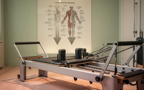 Pilates schlägt Physiotherapie: Neue Studien belegen Überlegenheit bei Rückenschmerzen - Foto: über boerse-global.de