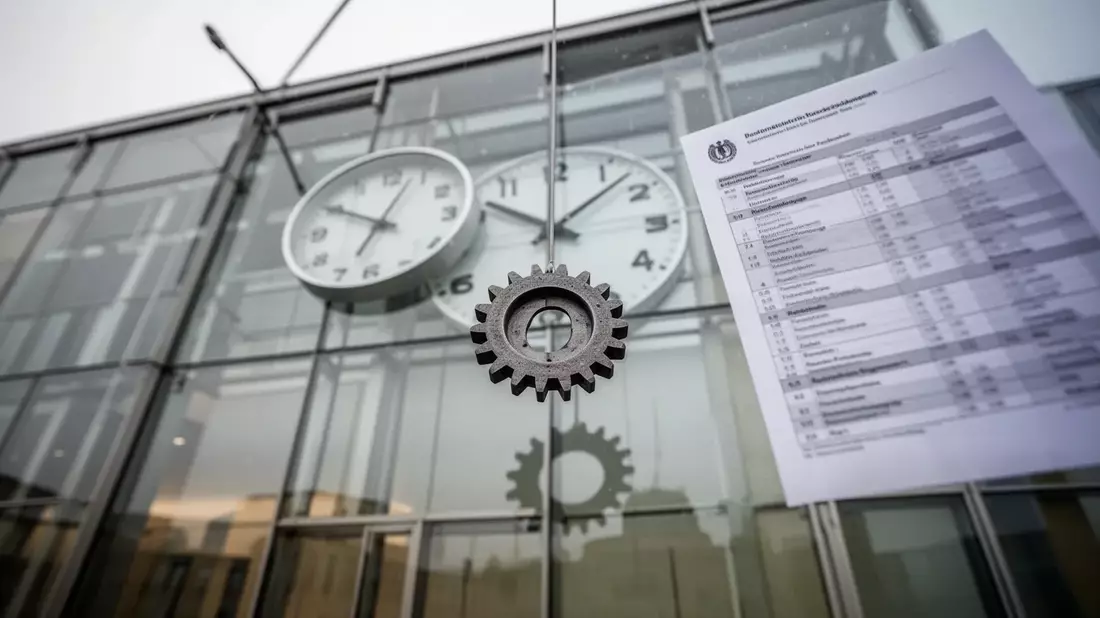 Arbeitszeitreform: Ende des Acht-Stunden-Tages rückt näher - Bild: über boerse-global.de