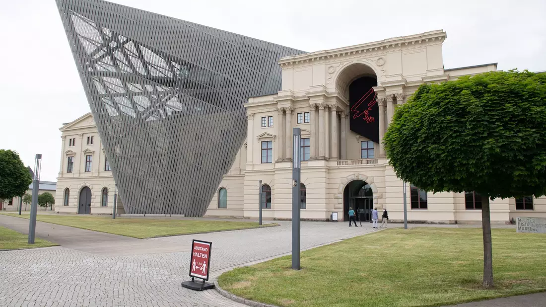 Libeskind gestaltete auch das Militärhistorische Museum in Dresden. (Archivbild) - Bild: Sebastian Kahnert/dpa-Zentralbild/dpa