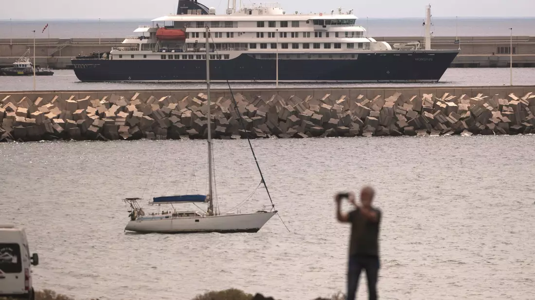 Die «Hondius» hat den Hafen von Granadilla auf Teneriffa inzwischen verlassen. - Bild: Arturo Rodriguez/AP/dpa