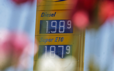 Die Kämpfe im Nahen Osten haben die Spritpreise deutlich anziehen lassen. (Archivbild) - Foto: Thomas Warnack/dpa