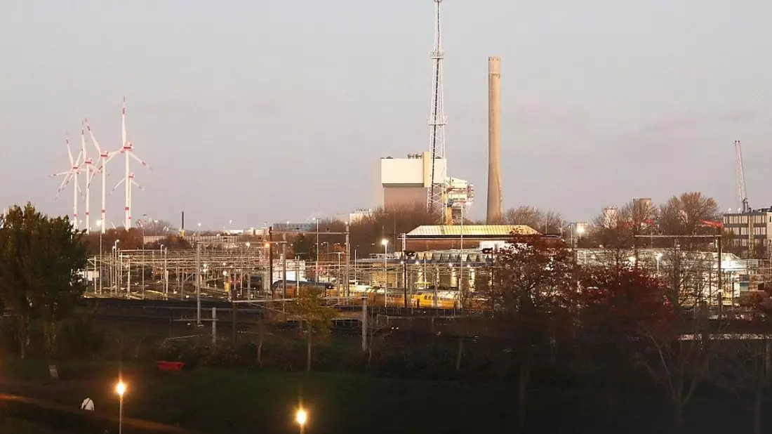 Windräder und Kraftwerke (Archiv) - Bild: via dts Nachrichtenagentur