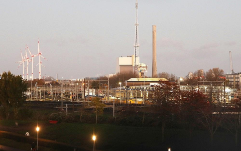 Windräder und Kraftwerke (Archiv) - Foto: via dts Nachrichtenagentur
