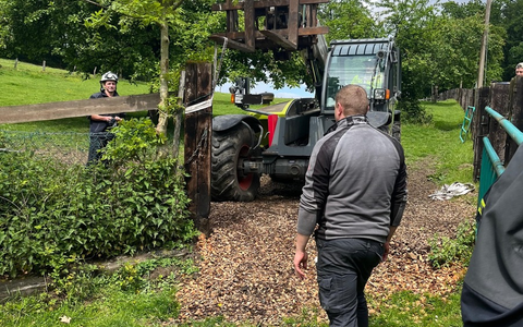 FW-Velbert: Pferd aus misslicher Lage befreit - Foto: presseportal.de
