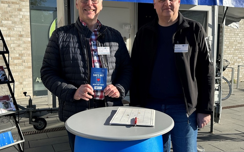 POL-KLE: Goch - Präventionsstand im Rahmen des Wochenmarkts: Kreispolizeibehörde setzt Angebot fort - Foto: presseportal.de