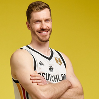 Mit Nationalmannschaften, Bundesliga & Pokal: Basketball vom Court in die Filiale / Andi Obst als neuer Markenbotschafter bei Netto Marken-Discount - Foto: presseportal.de