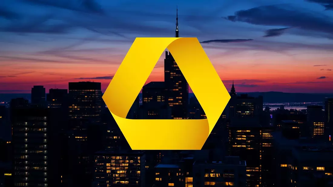 With UniCredit’s Bid Trailing Market Price by 14%, Commerzbank’s Stand-Alone Strategy Gains Traction Illustration mit AI erstellt übermittelt durch boerse-global.de