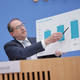 Cyberkriminalität ist laut Bundesinnenminister Dobrindt eine der größten Herausforderungen für die öffentliche Sicherheit - Foto: Michael Kappeler/dpa