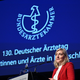 Ministerin Warken verteidigte ihr Sparpaket gegen Kritik der Ärzte. - Foto: Julian Stratenschulte/dpa