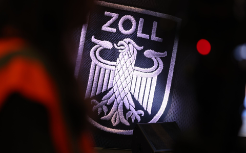 Derzeit hat der Zoll rund 49.000 Beschäftigte. Dieses Jahr sollen 1.500 Stellen beim Zoll dazukommen. - Foto: Jan Woitas/dpa