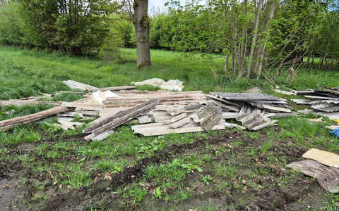 POL-NMS: 20260512-4-PDNMS-Padenstedt: Wer entsorgte den Müll in der Feldmark? - Foto: presseportal.de