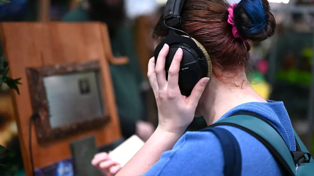 Zum Zauberlehrling Harry Potter kommt eine neue Hörbuchproduktion. (Symbolbild) - Bild: Jennifer Brückner/dpa