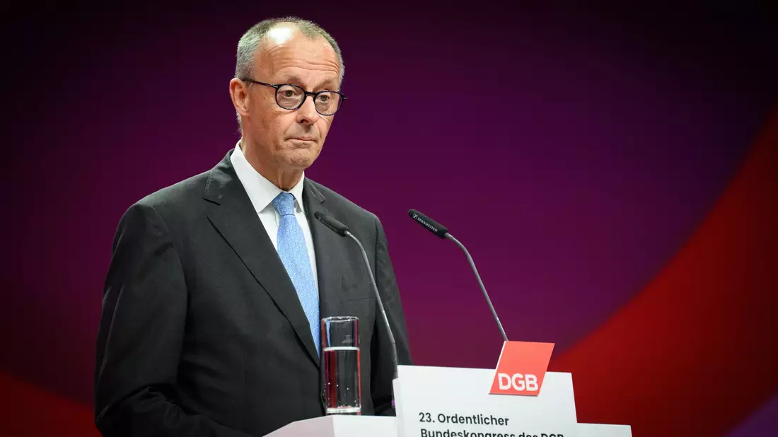 Merz drang beim DGB-Kongress mit seinen Reformappellen nicht durch. - Bild: Bernd von Jutrczenka/dpa