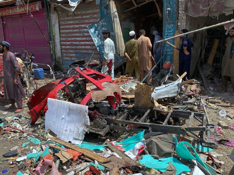 Der Grund für die Explosion im Verwaltungsbezirk Serai Naurang war zunächst unklar.  - Foto: Farhat Ullah/AP/dpa