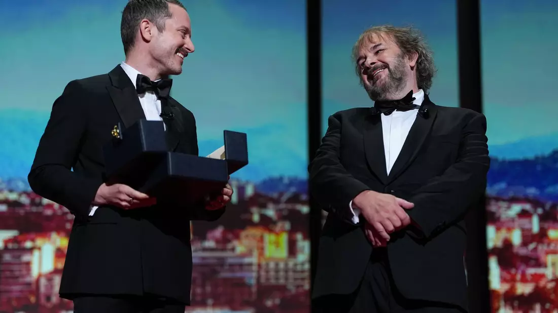 Elijah Wood hielt die Laudatio auf Peter Jackson. - Bild: Scott A Garfitt/Invision/dpa