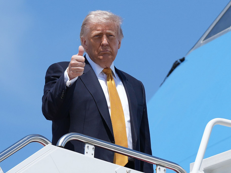 Trump beschwört trotz Differenzen in der Iran-Frage sein gutes Verhältnis zu Xi. - Foto: Mark Schiefelbein/AP/dpa
