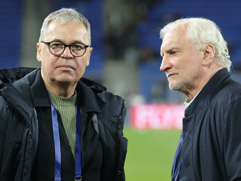 DFB-Geschäftsführer Andreas Rettig (links) und Sportdirektor Rudi Völler (Archivbild). - Foto: Christian Charisius/dpa