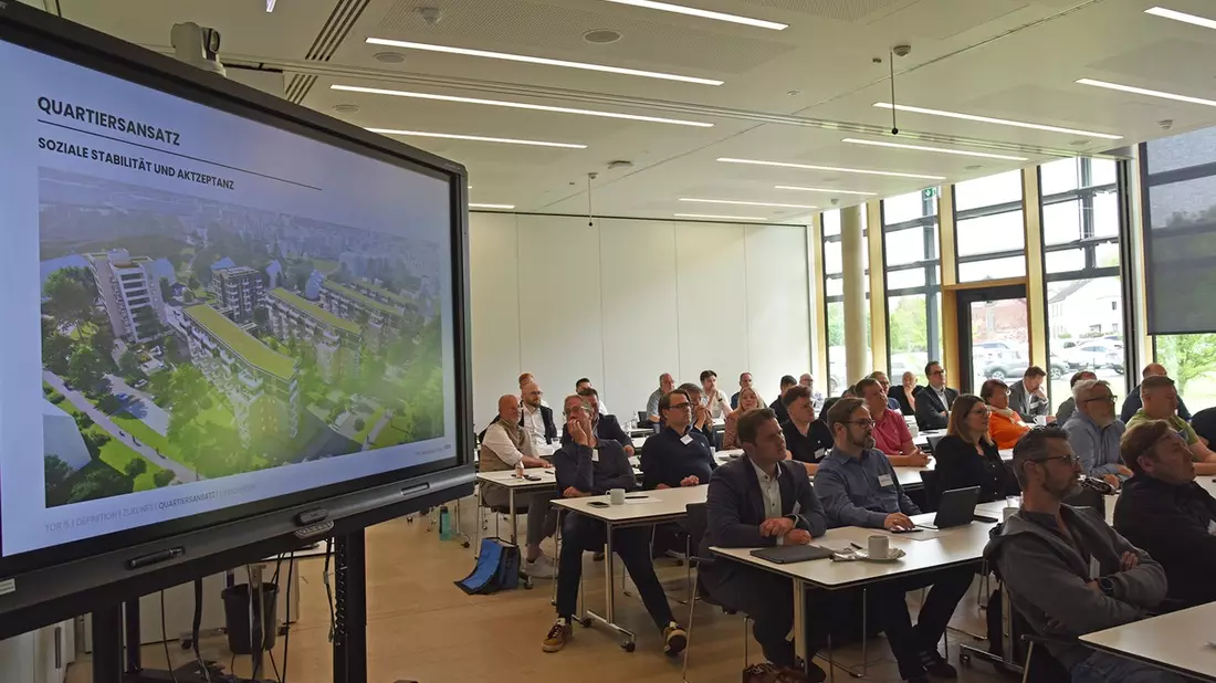 Bezahlbaren Wohnraum in der Praxis umsetzen / Immobilienforum bei Stiebel Eltron bringt Branche, Praxis und Technik zusammen - Bild: presseportal.de