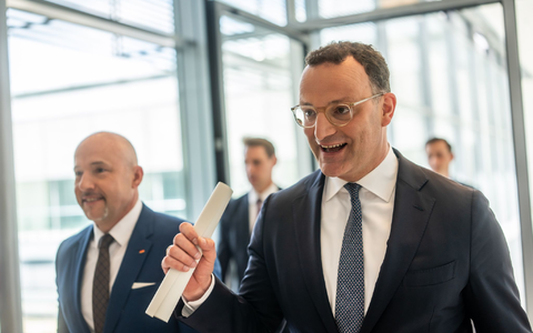 Der Koalitionsausschuss habe entschieden, das Vorhaben nicht weiterzuverfolgen, schrieben Fraktionschef Jens Spahn und CSU-Landesgruppenchef Alexander Hoffmann an die Abgeordneten der Union. (Archivbild) - Foto: Michael Kappeler/dpa