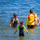 Laut DLRG wollen sich viele Kinder nach dem Schwimmenlernen auch mit Rettungsschwimmen beschäftigen. (Archivbild) - Foto: Jens Büttner/dpa-Zentralbild/dpa