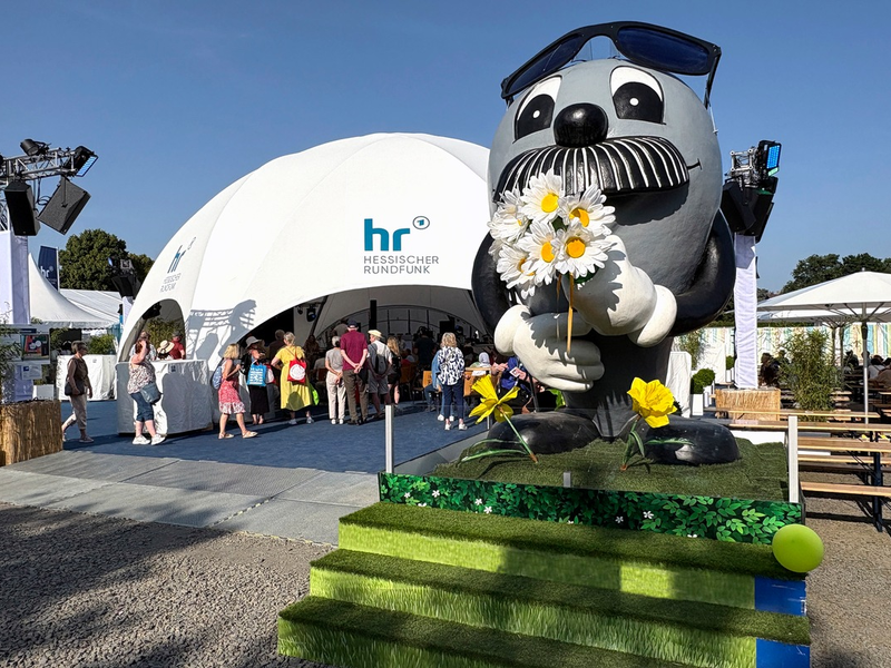 Hessentag in Fulda - Gespräche mit hr-Stars, Public Viewing und Livemusik im hr-Treff - Foto: presseportal.de