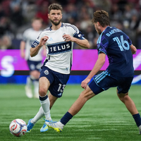 Thomas Müller (l) gehört zu den Spielern mit den höchsten Jahresgehältern in der MLS. (Archivbild) - Foto: DARRYL DYCK/The Canadian Press/AP/dpa