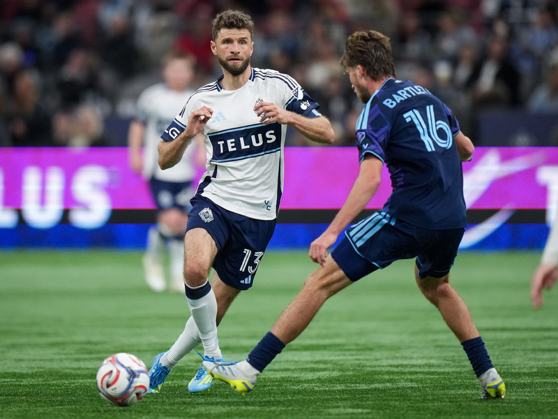 Thomas Müller (l) gehört zu den Spielern mit den höchsten Jahresgehältern in der MLS. (Archivbild) - Foto: DARRYL DYCK/The Canadian Press/AP/dpa