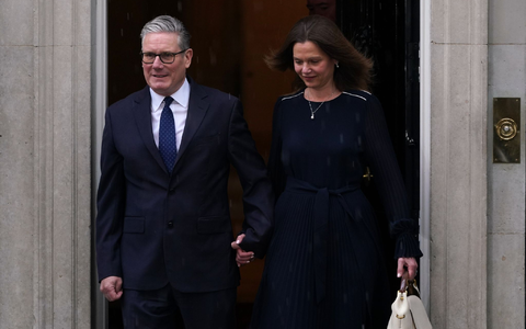 Der angeschlagene Premier macht sich auf den Weg zur traditionsreichen King's Speech.  - Foto: Alberto Pezzali/AP/dpa