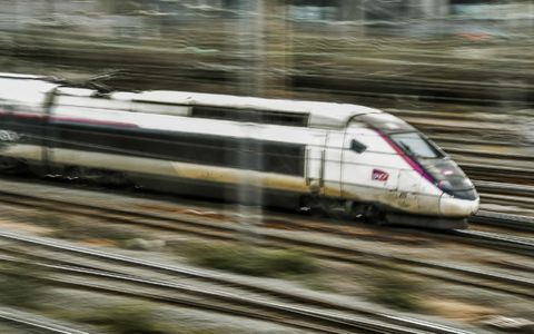 In französischen TGV-Hochgeschwindigkeitszügen haben Reisende einen festen Sitzplatz. (Symbolbild) - Foto: Philippe Huguen/AFP/dpa