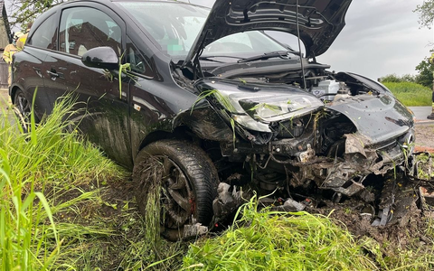 POL-COE: Olfen, Vinnum, Borker Landweg/ Auto kommt von Straße ab - Foto: presseportal.de